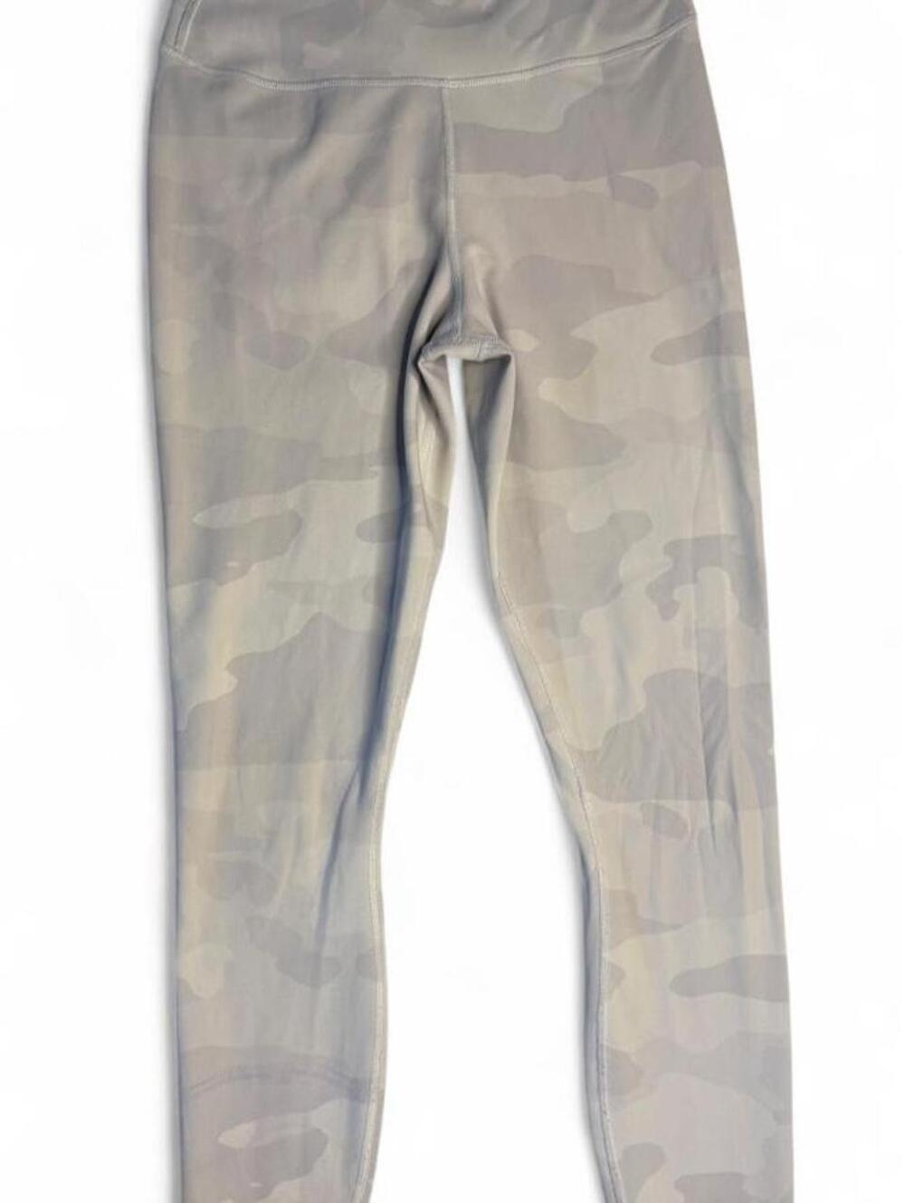 Alo Yoga high waist vapor light gray camo leggings in XXS  Flaw